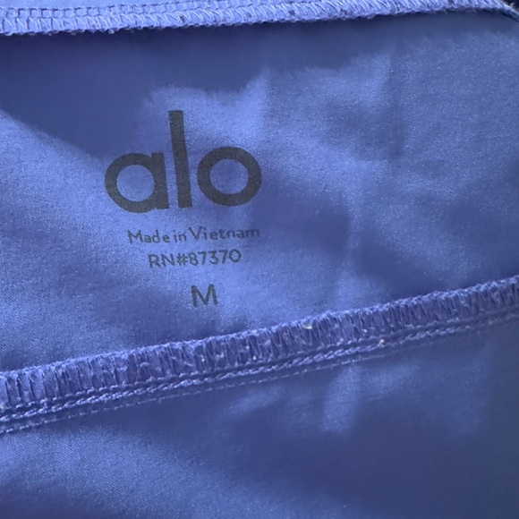 ALO plow Yoga Vibrant Blue Shorts - Picture 5 of 6